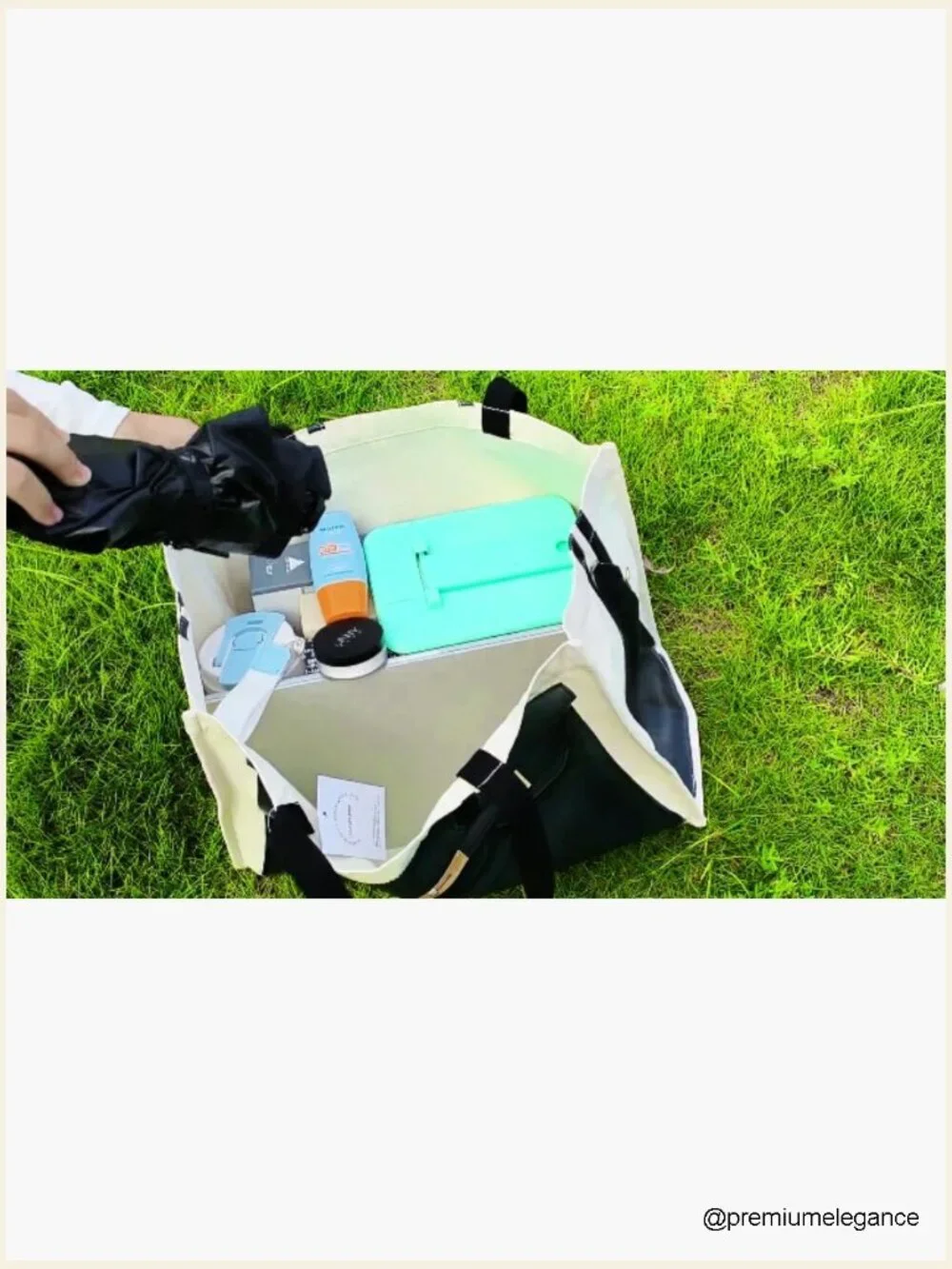 Canvas Tote with Fashion-Inspired Print – Spacious Foldable Carryall Bag